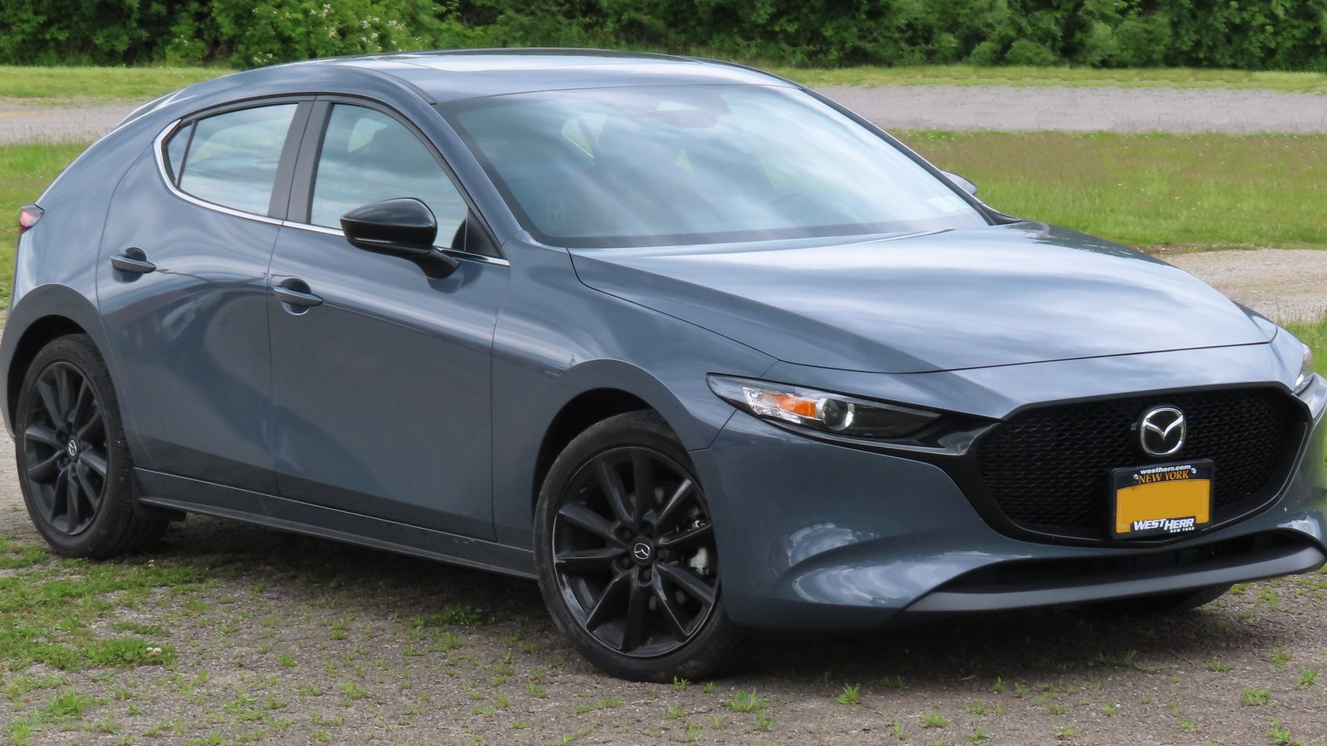 File:2025 Mazda3 2.5 S Carbon Edition hatchback, front right, 05-25-2025.jpg