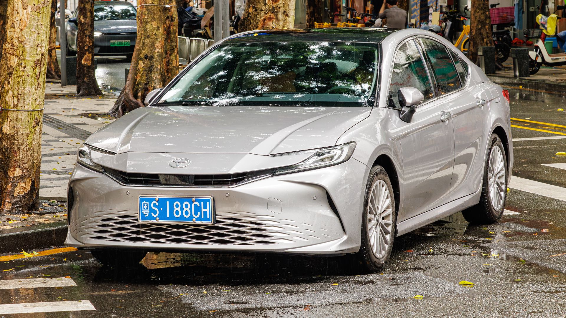 File:TOYOTA CAMRY (XV80) China (10).jpg