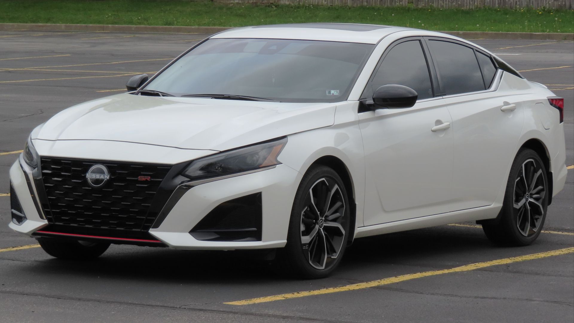 File:2024 Nissan Altima SR, front left, 05-05-2025.jpg