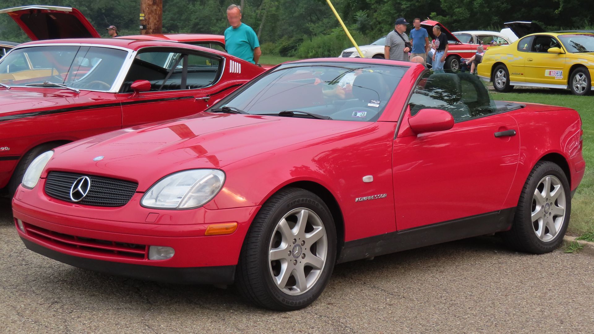 File:1998 Mercedes-Benz SLK 230 Kompressor, front left (Cruisin' the River Lowellville Car Cruise, July 17, 2023).jpg