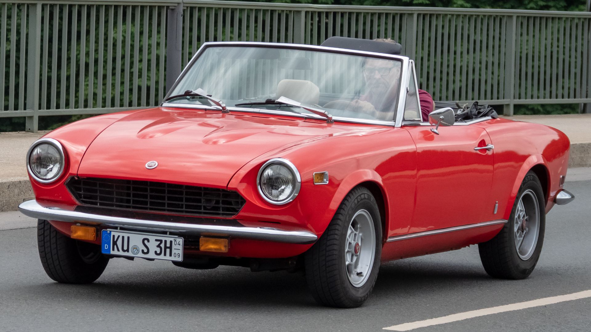 File:Fiat 124 Sport Spider 6170483.jpg