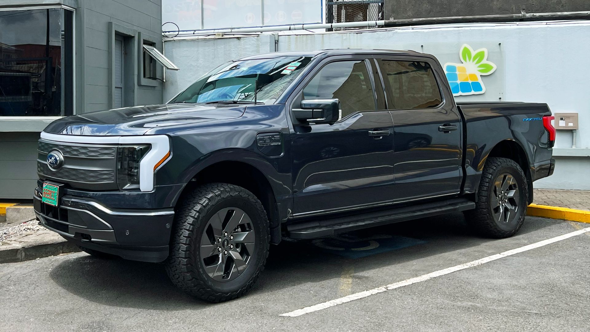 File:Ford F-150 Lightning CRI 05 2023 3639.jpg
