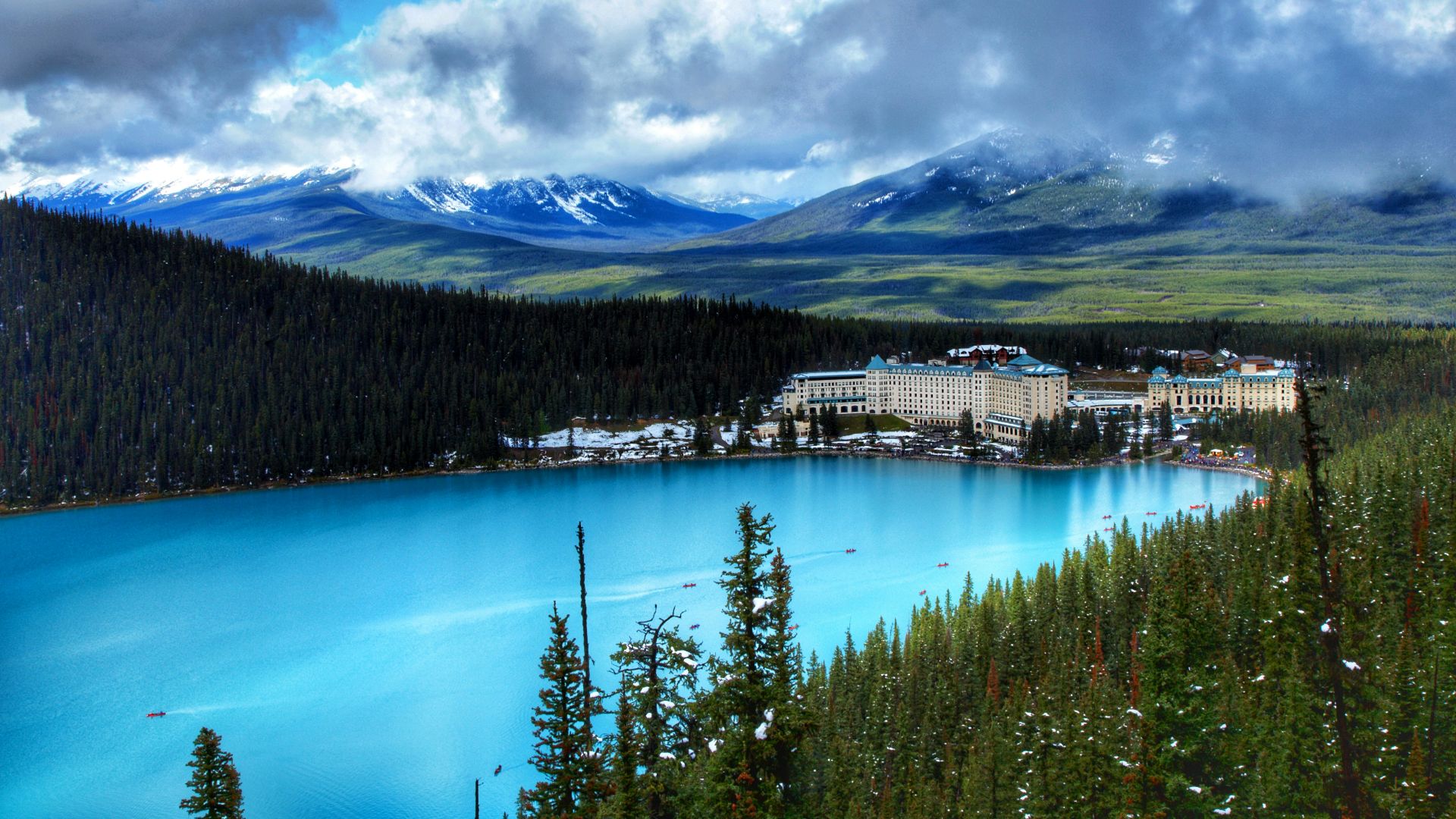 building near body of water during daytime