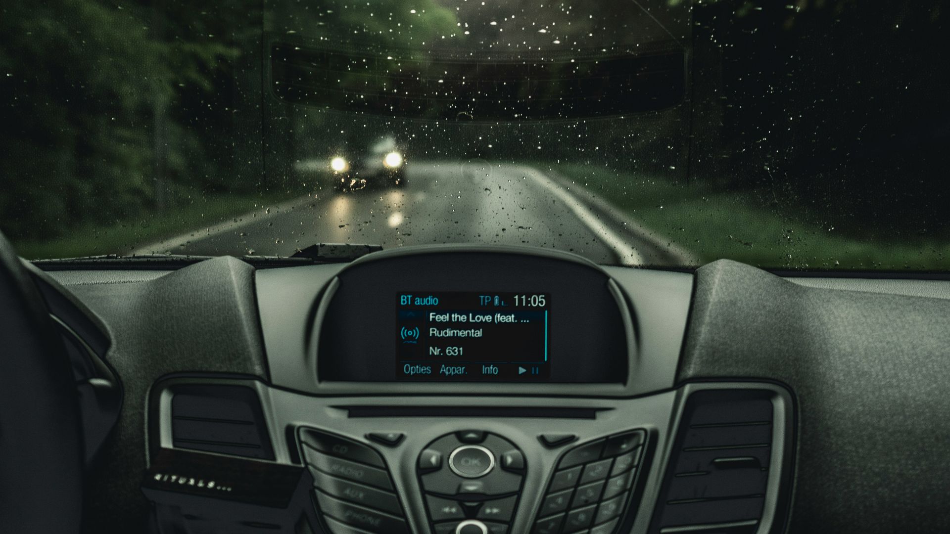 gray and black vehicle center console