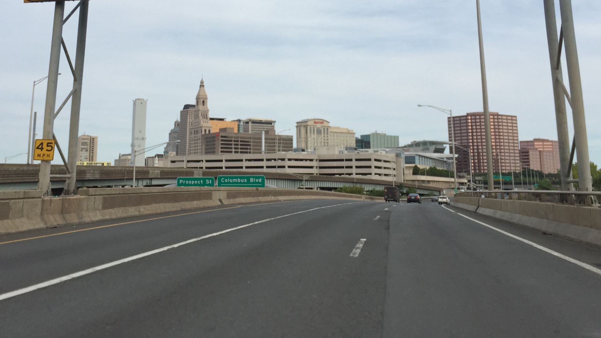 File:2016-09-03 08 43 40 View north along Interstate 91 at Exit 32 (Trumball Street-Interstate 84) in Hartford, Hartford County, Connecticut.jpg
