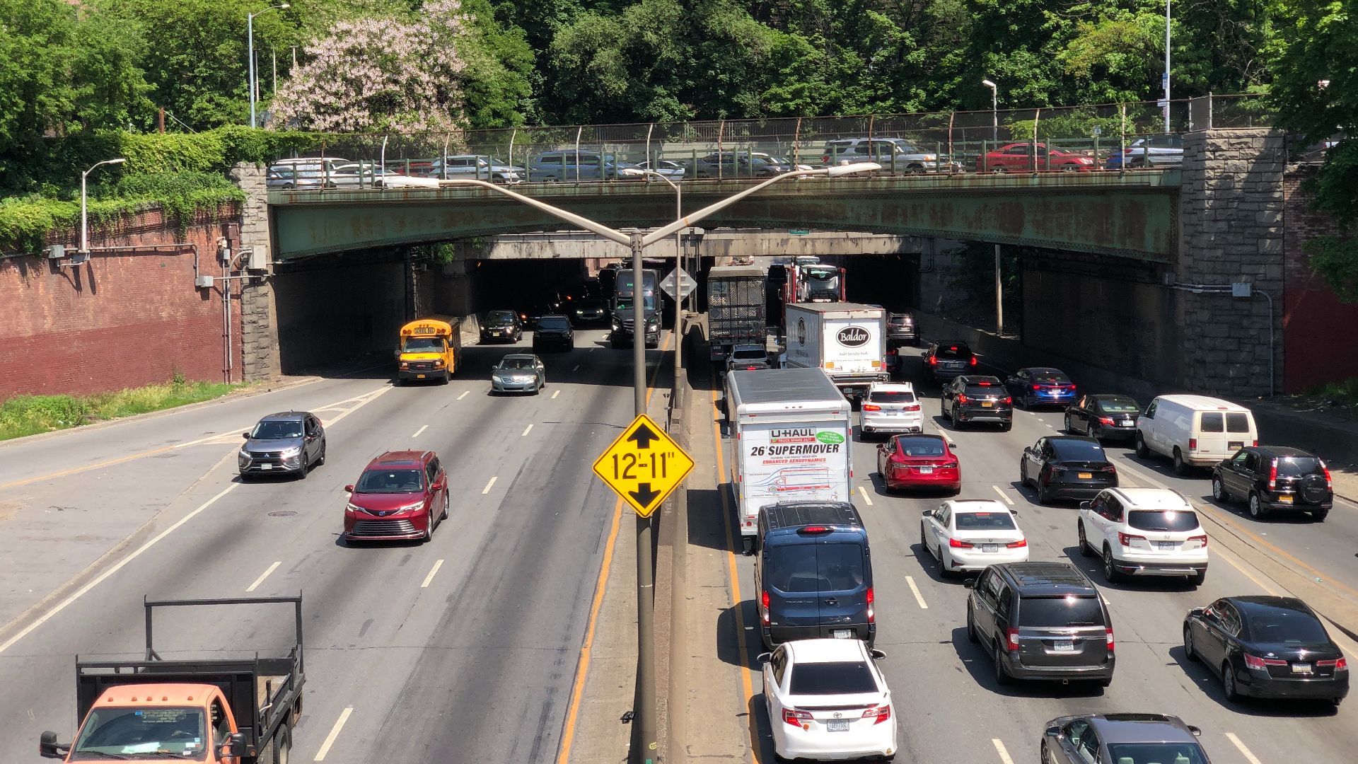 File:2024-05-21 14 20 39 View north along Interstate 95 and U.S. Route 1 and east along the Cross Bronx Expressway from the overpass for East 174th Street in the Bronx, New York City, New York.jpg