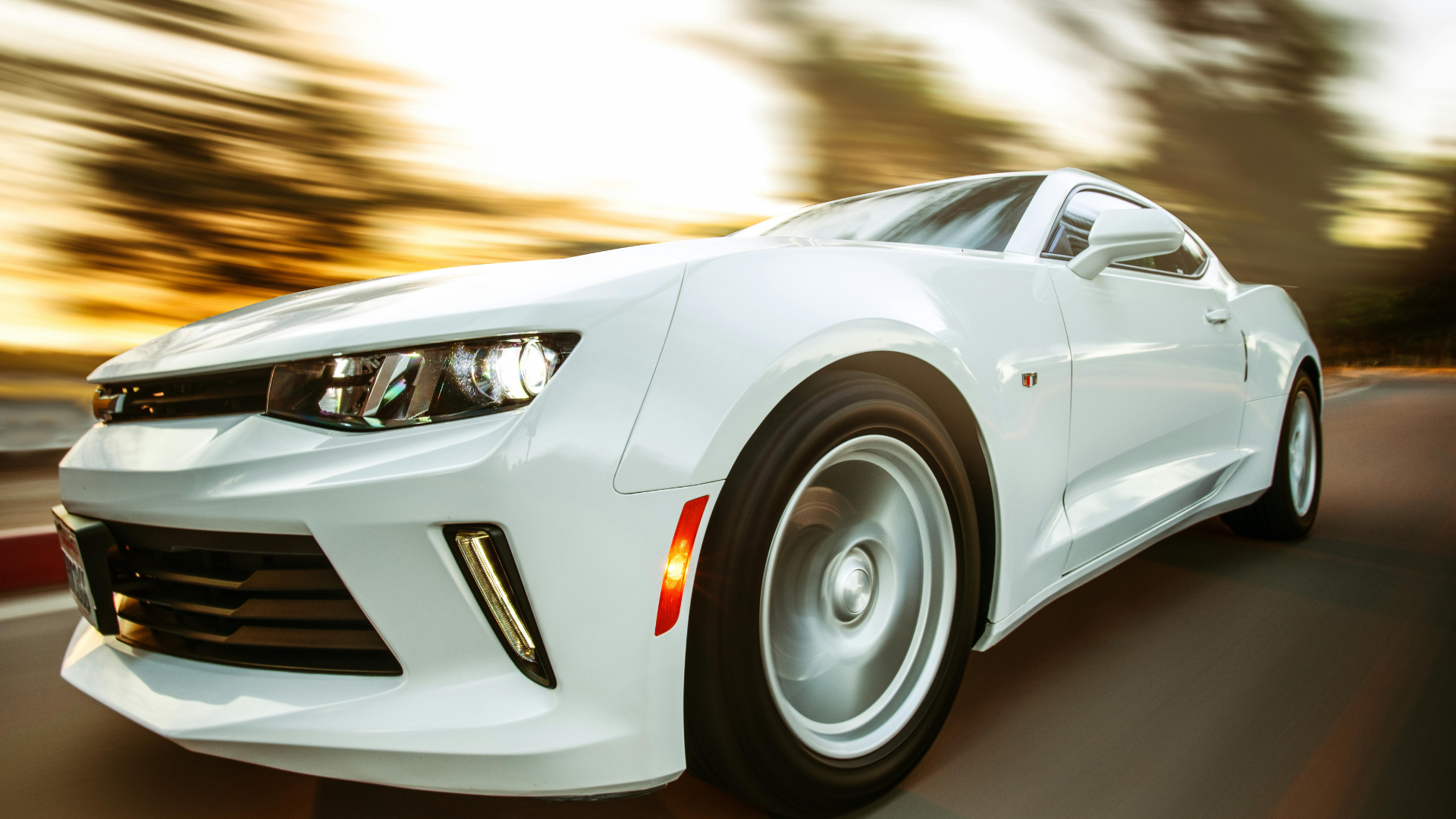 white-sports-car-thumb-rss.png