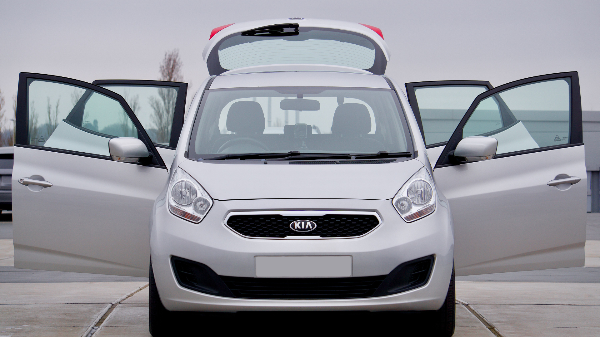 silver-kia-doors-open-thumb-rss.png