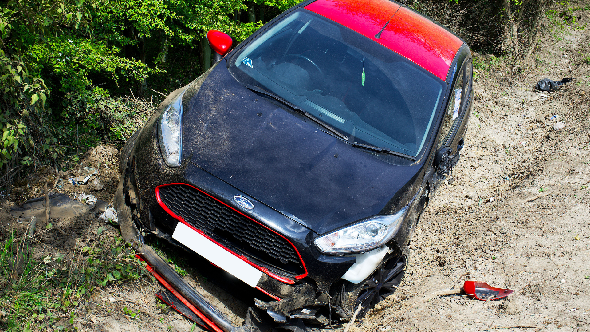 car-wrecked-in-ditch-thumb-rss.png