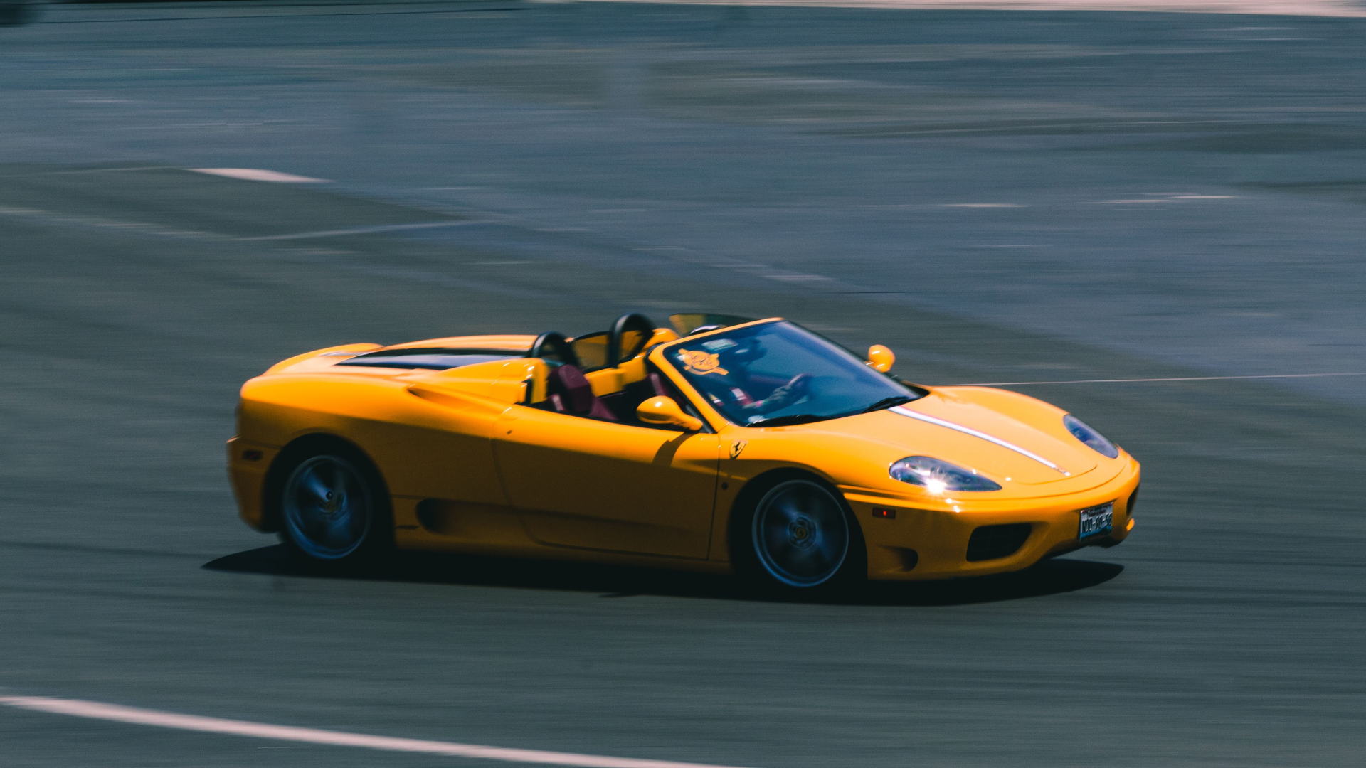 two-seater-sports-car-thumb-rss.png